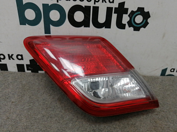 Пример детали Фонарь внутренний левый, в крышку баг. (81591-33120); Toyota Camry 40 (2006 — 2010), 40 рест. (2010 — 2011) /AA011481/ БУ; Оригинал; Р0, Хорошее; 