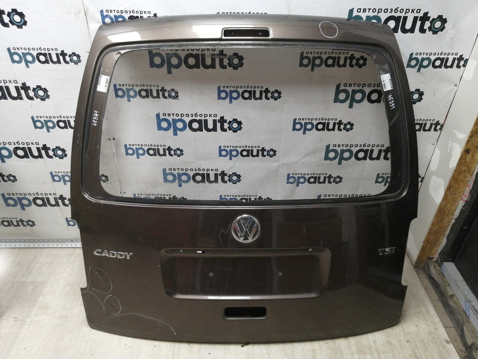 Фотография детали AA045391; Крышка багажника (2K0827025L) для Volkswagen Caddy/БУ; Оригинал; Р2, Удовлетворительное; . Фото номер 1