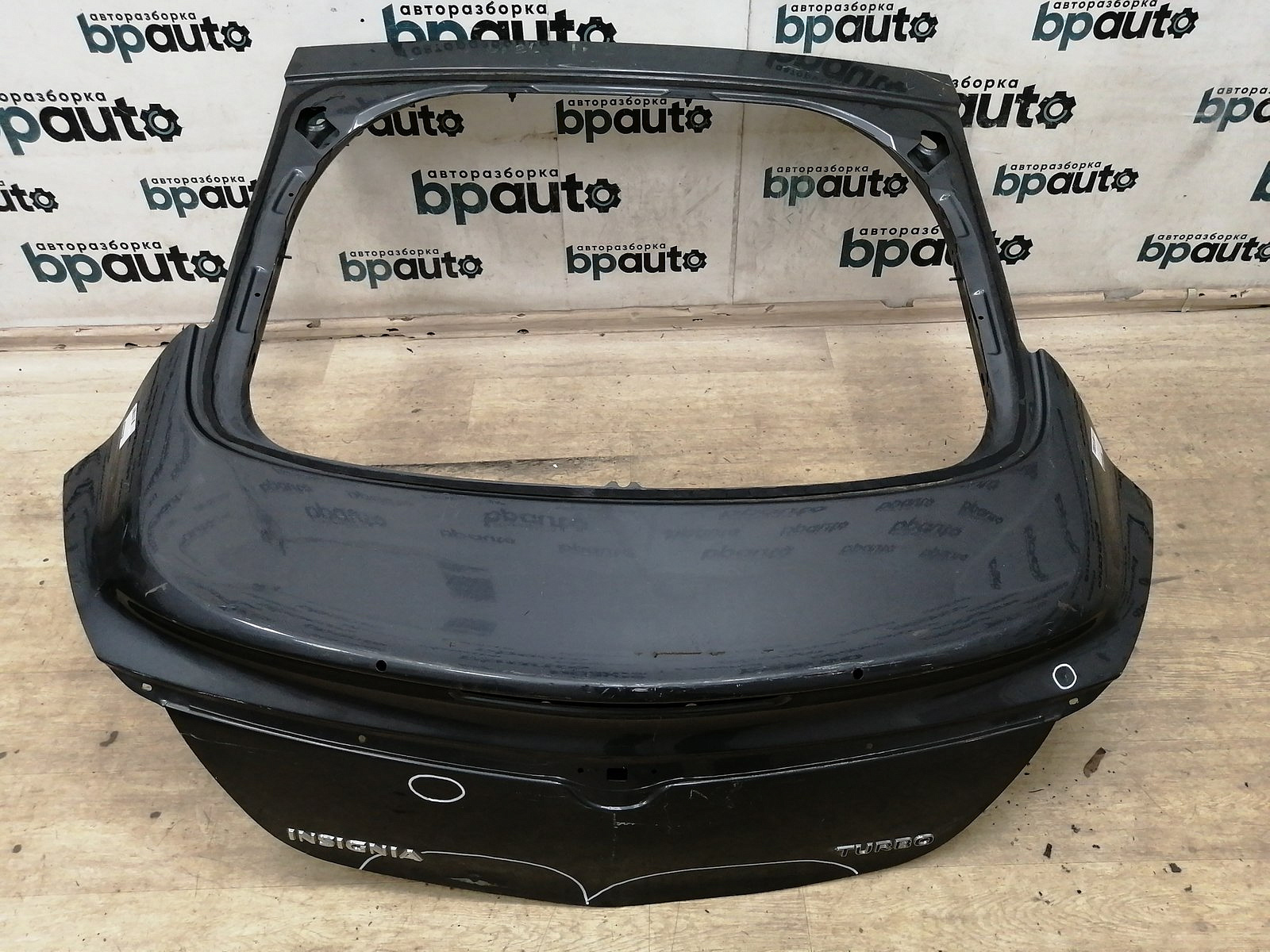 Фотография детали AA038822; Крышка багажника (13275290) для Opel Insignia Liftback (2008 - 2014)/БУ; Оригинал; Р2, Удовлетворительное; . Фото номер 1