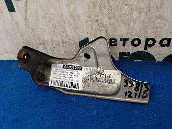 Пример детали Кронштейн крыла правый (53813-12110); Toyota Corolla 150 (2006-2009), 150 рест. (2010-2013) /AA031299/ Нов с деф; Оригинал; Р1, Мелкий дефект; 