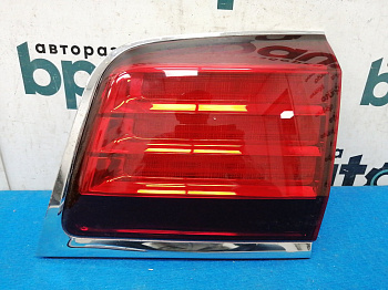 Пример детали Фонарь в крышку багажника правый (81580-60210); Lexus LX570, LX450D (2008 — 2011) /AA015293/ БУ; Оригинал; Р1, Мелкий дефект; 