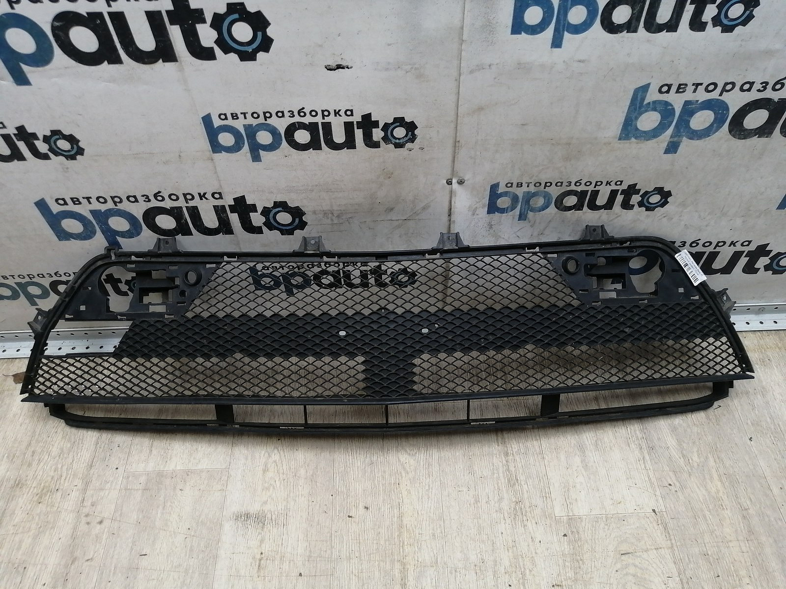 Фотография детали AA046139; Решетка переднего бампера, AMG; под паркт. (A1668855022) для Mercedes-Benz GL-klasse II (X166) (2012-2016)/БУ; Оригинал; Р1, Мелкий дефект; . Фото номер 1