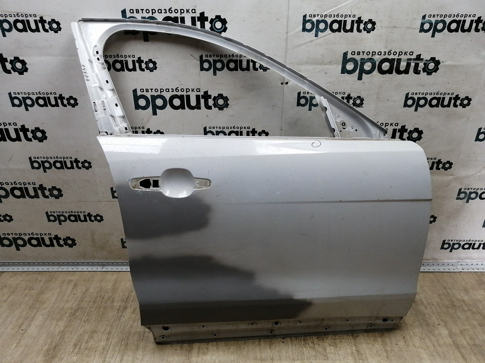 Пример детали Дверь передняя правая (T4A1368); Jaguar F-Pace I (2016-2020) /AA044337/ БУ; Оригинал; Р1, Мелкий дефект; 