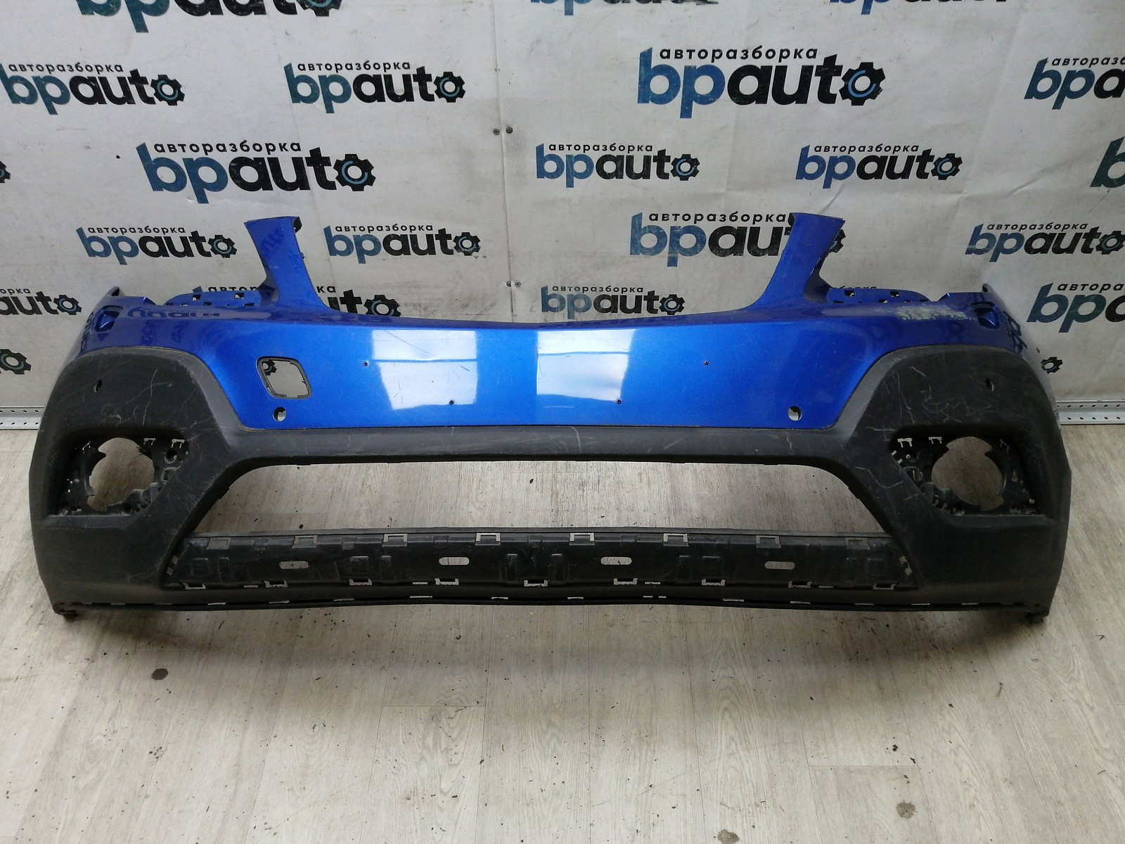 Пример детали Бампер передний; под паркт.; под омыват. (95122388); Opel Mokka (2012 - 2015) /AA044991/ БУ; Оригинал; Р1, Мелкий дефект; 