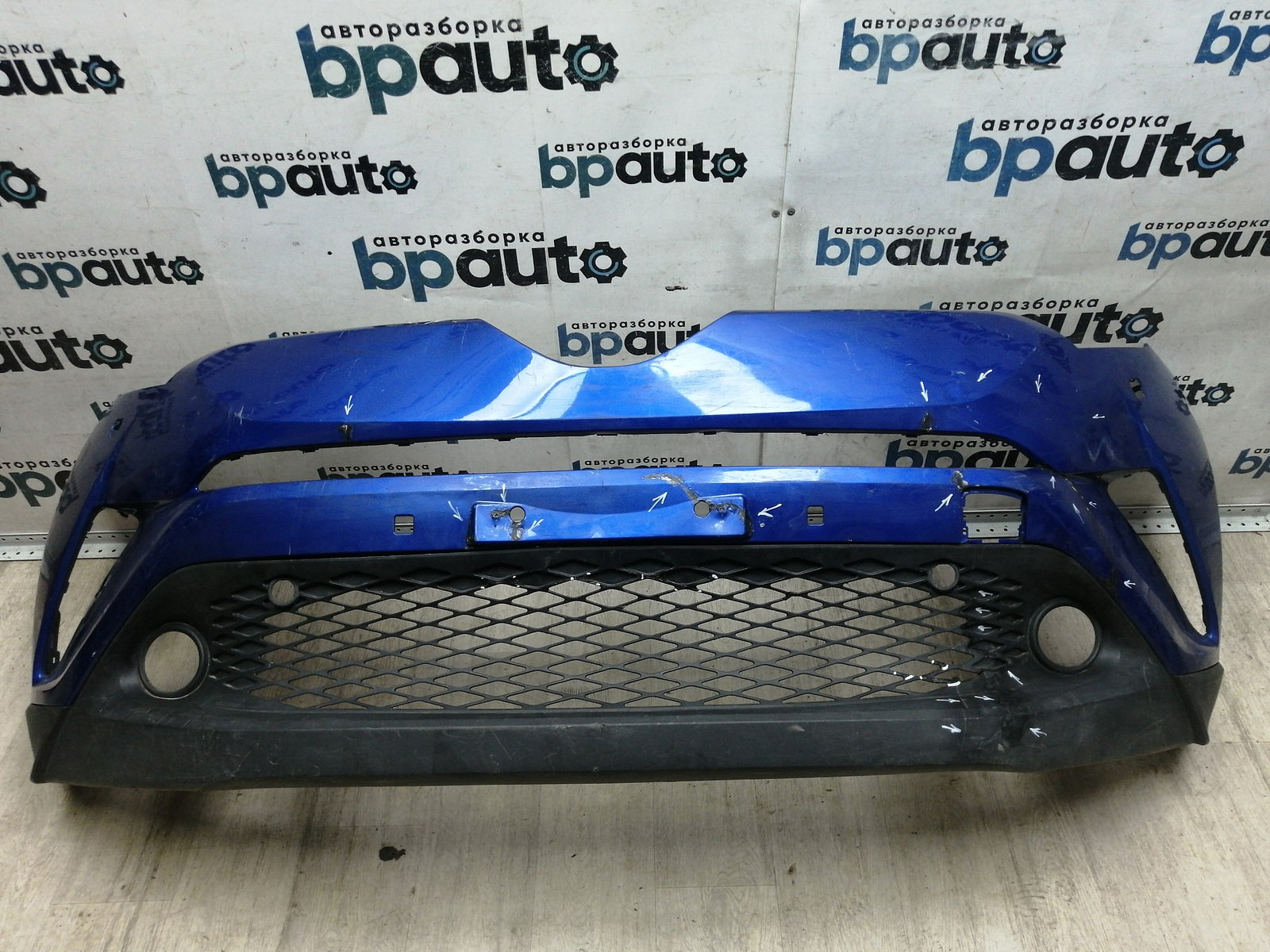 Фотография детали AA046109; Бампер передний; под омыват. (52119-F4010) для Toyota C-HR (2016- 2019)/БУ; Оригинал; Р2, Удовлетворительное; . Фото номер 1