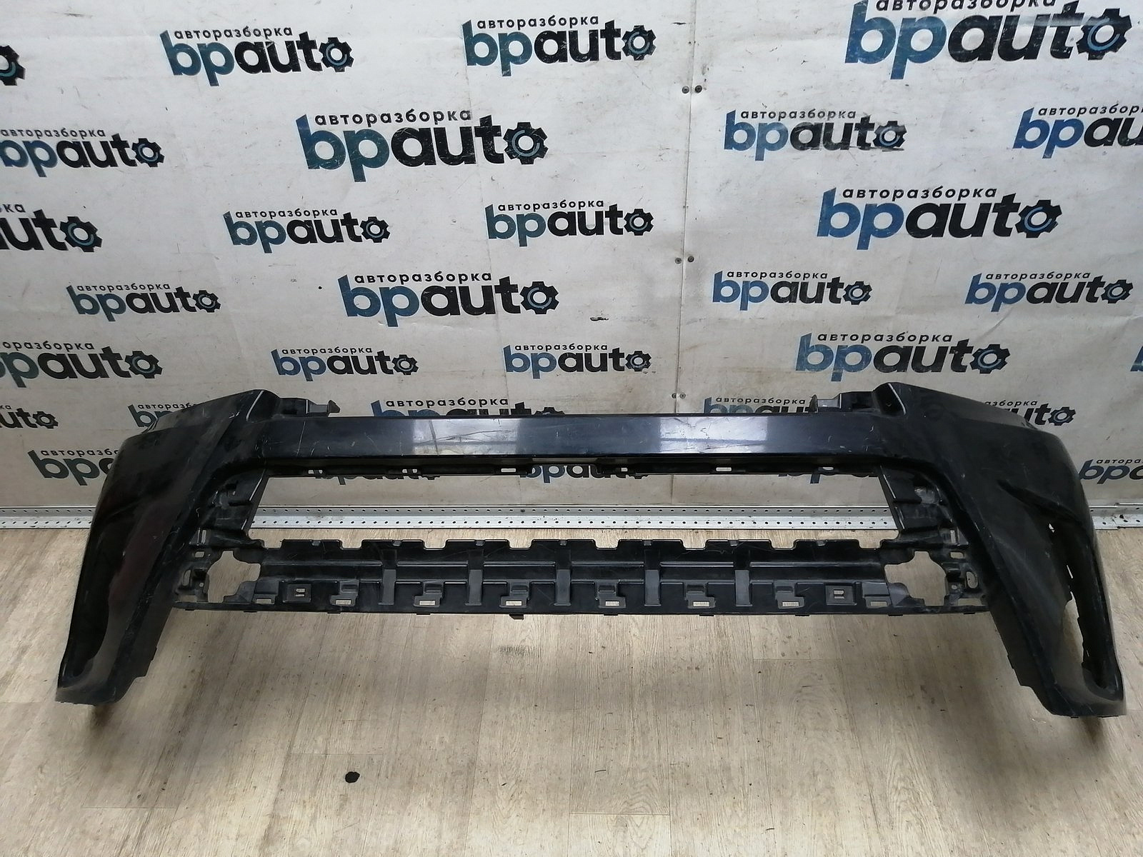 Пример детали Бампер передний; под паркт.; без омыват. (52119-0E350); Toyota Highlander III рест. (2016 — 2019) /AA045971/ БУ; Оригинал; Р2, Удовлетворительное; 