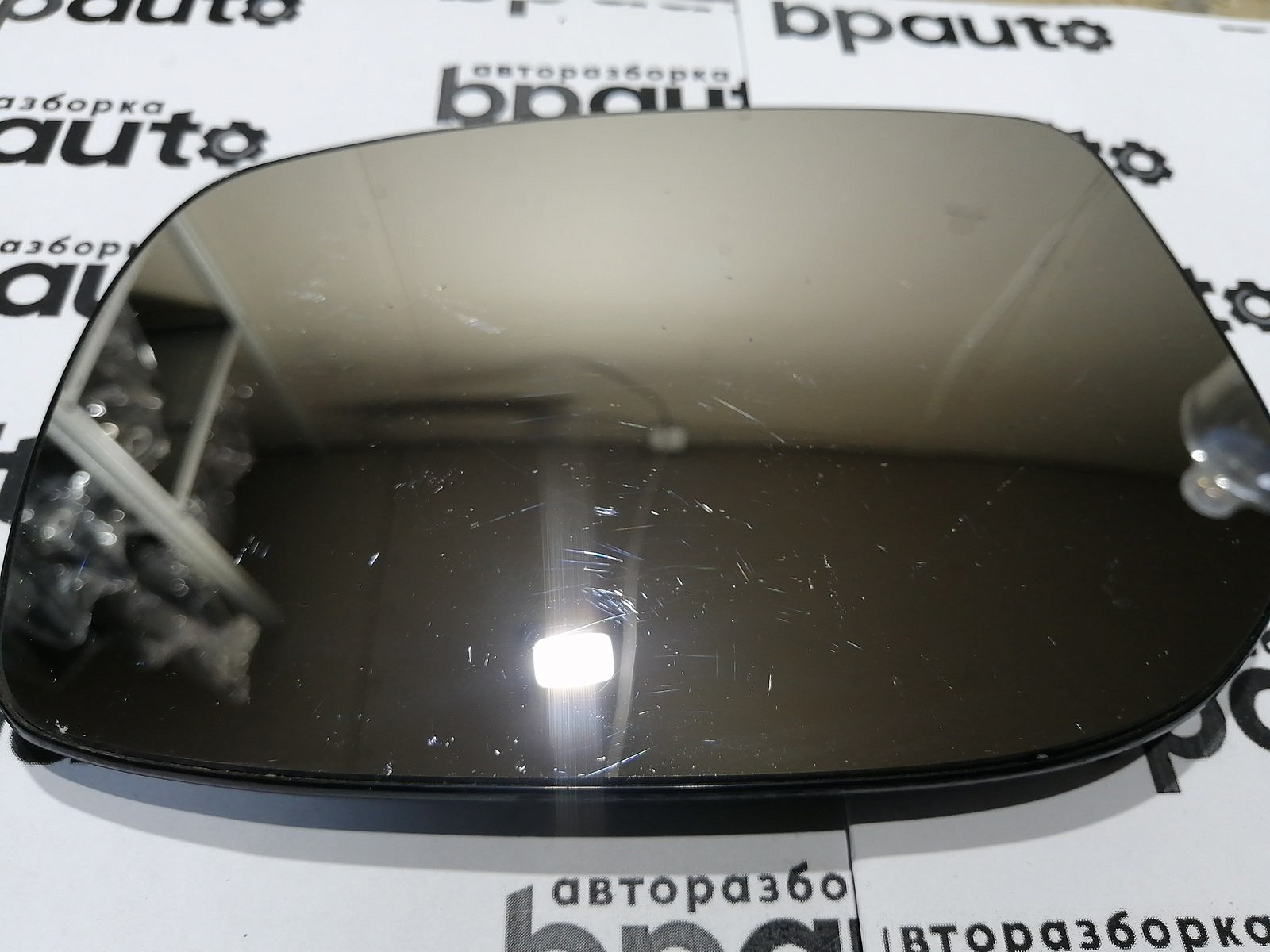 Пример детали Зеркальный элемент левый (87909-0D260); Toyota Yaris HB II (2006- 2009), HB II рест. (2009- 2011) /AA045096/ БУ; Оригинал; Р1, Мелкий дефект; 