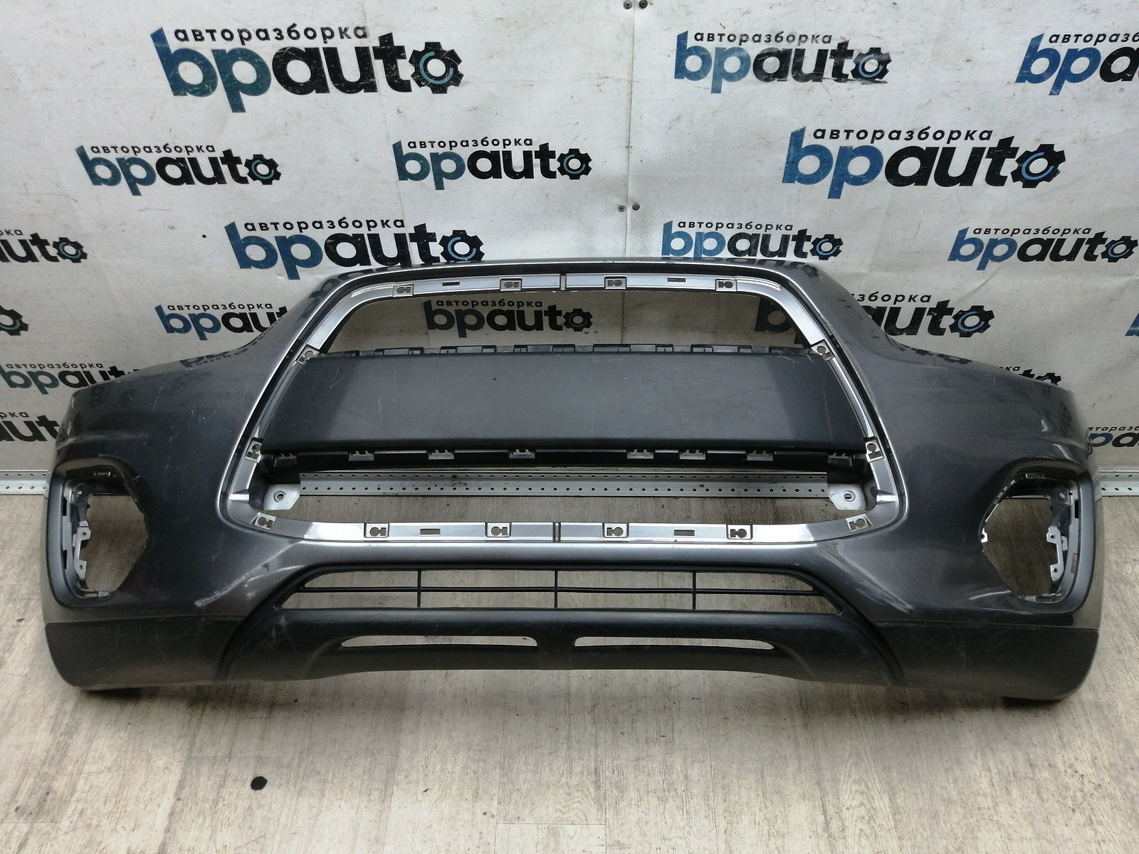 Фотография детали AA045837; Бампер передний; без паркт.; без омыват. (6400F307ZZ) для Mitsubishi ASX I рест. (2013-2016)/БУ; Оригинал; Р1, Мелкий дефект; . Фото номер 1