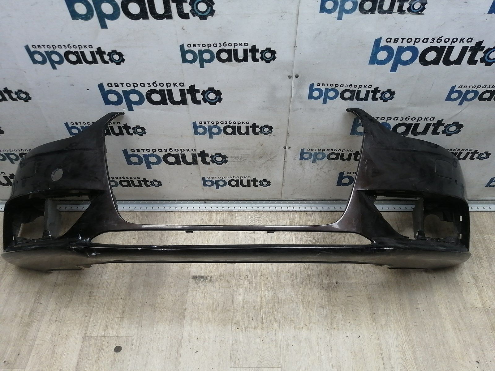 Пример детали Бампер передний; под паркт.; под омыват. (8K0 807 437 AC); Audi A4 IV (B8) рест. Sedan (2011-2015), IV (B8) рест. Wagon (2011-2015) /AA045598/ БУ; Оригинал; Р1, Мелкий дефект; 