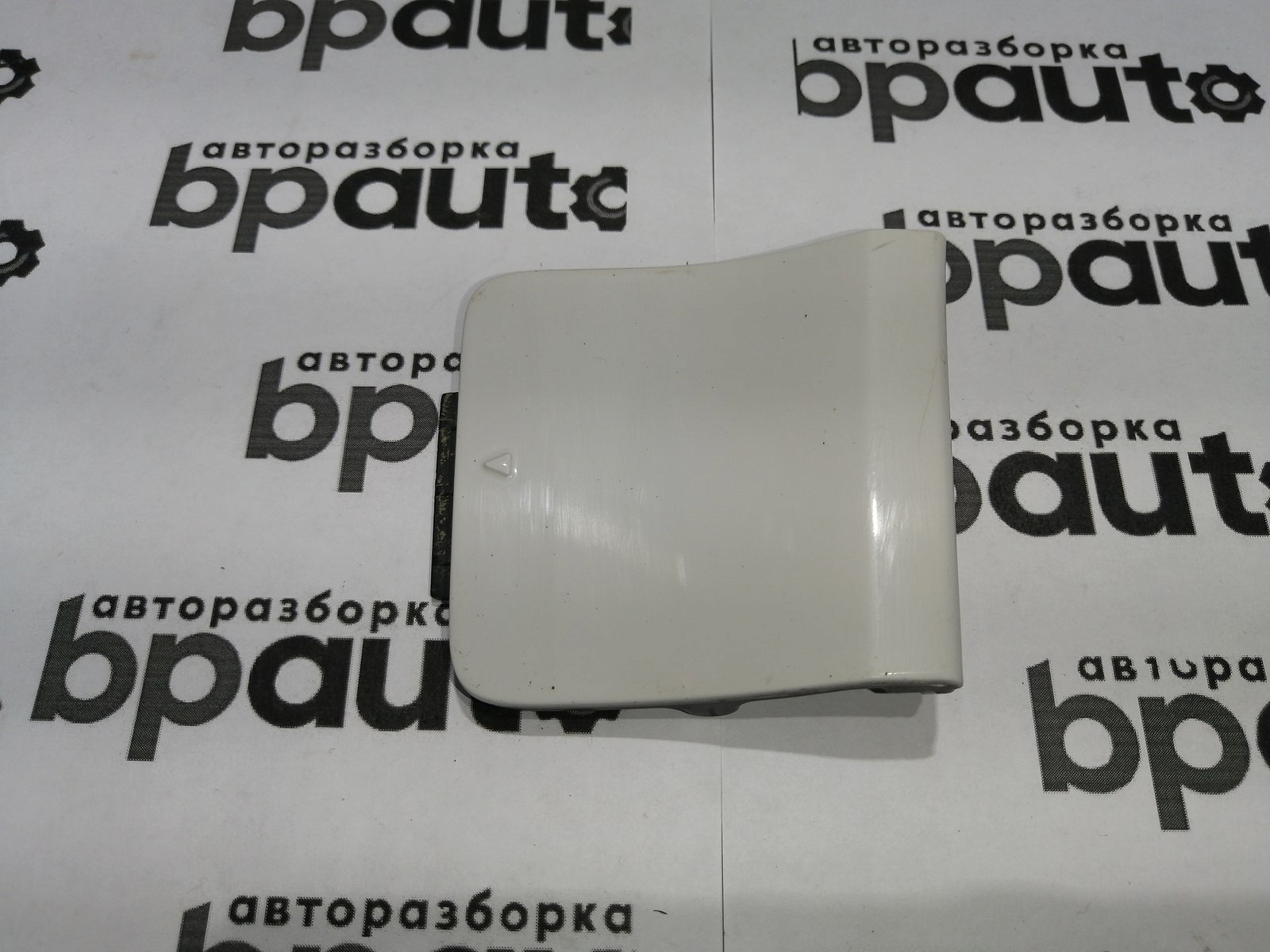 Фотография детали AA045222; Заглушка буксир. крюка заднего бампера левая, М-пакет (51128048133) для BMW Х3 II (F25) (2010-2014)/БУ; Оригинал; Р0, Хорошее; . Фото номер 1