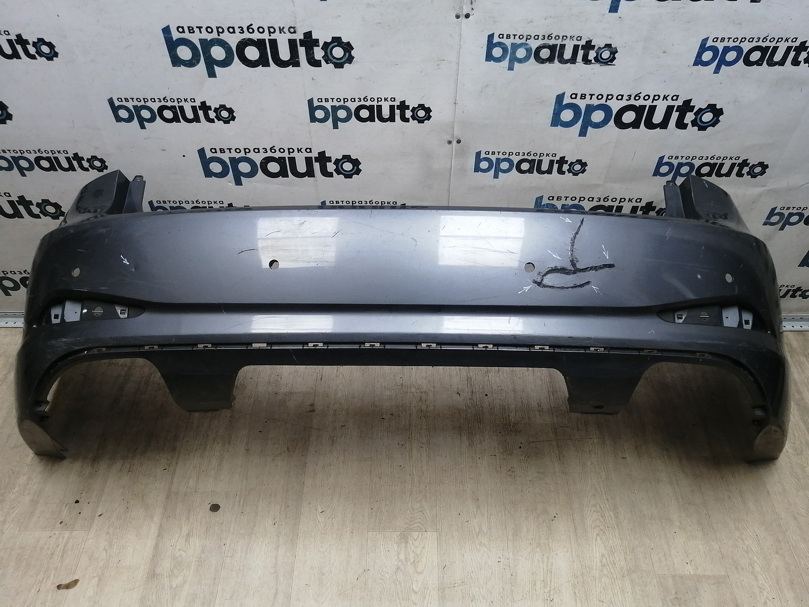Пример детали Бампер задний; под паркт. (86611-3Z300); Hyundai I 40 Sedan (2011-2015) /AA045261/ БУ; Оригинал; Р1, Мелкий дефект;