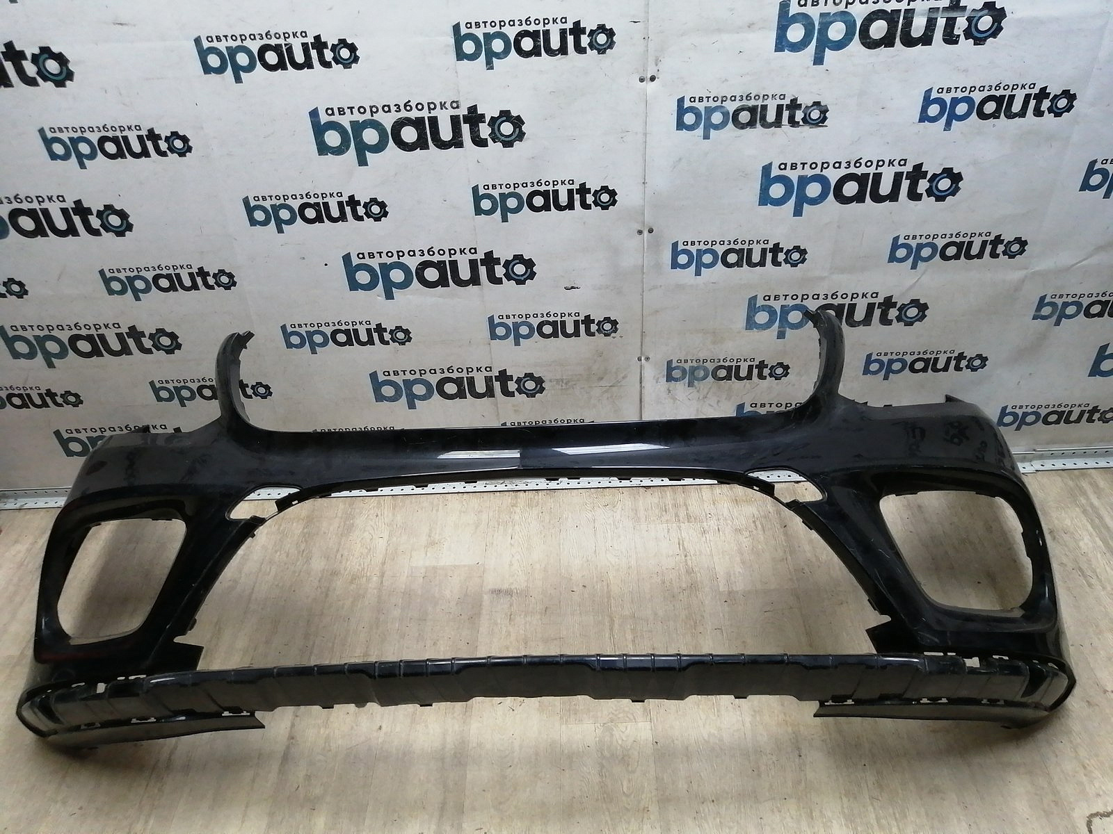 Пример детали Бампер передний; под паркт.; без омыват. (A1668851800); Mercedes-Benz GLS-klasse I (X166) (2015-2019) /AA046096/ БУ; Оригинал; Р1, Мелкий дефект; ДхШхВ 2х0,72х0,73; 