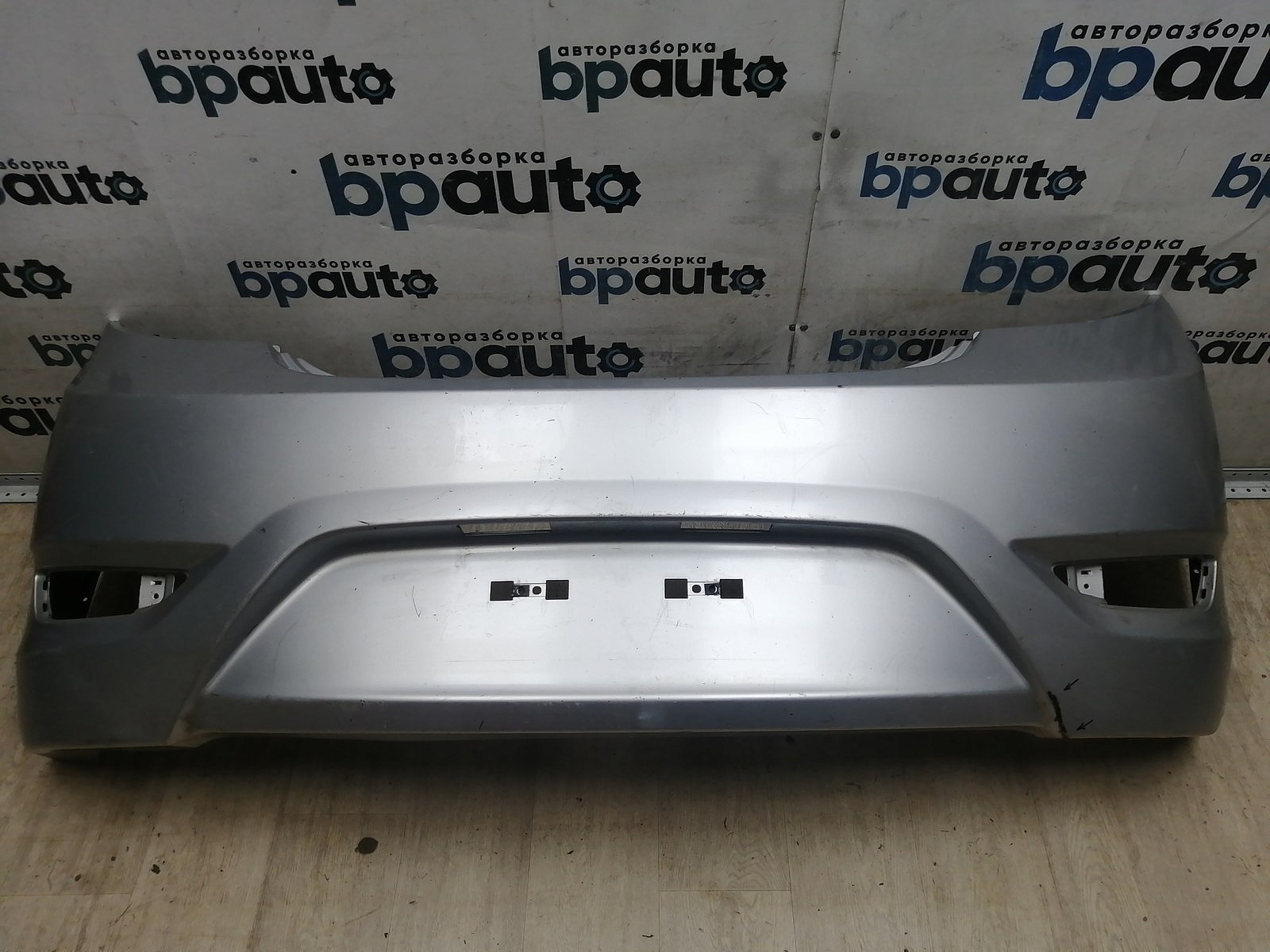 Пример детали Бампер задний; без паркт. (86611-4L200); Hyundai Solaris I HB (2010- 2014) /AA045613/ БУ; Оригинал; Р1, Мелкий дефект; 