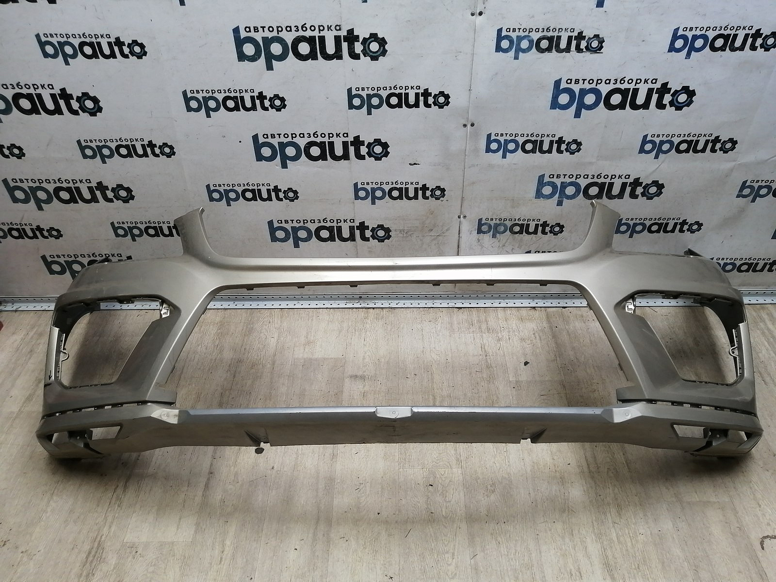 Пример детали Бампер передний, AMG; под паркт.; под омыват. (A1668854425); Mercedes-Benz M-klasse III (W166) (2011-2015) /AA046106/ БУ; Оригинал; Р1, Мелкий дефект; ДхШхВ 2х0,69х0,67; 