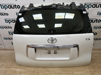 Пример детали Крышка багажника (67005-60F50); Toyota Land Cruiser Prado 150 (2010 — 2013) /AA033860/ БУ; Оригинал; Р1, Мелкий дефект; (070) Белый перламутр 3х. сл.