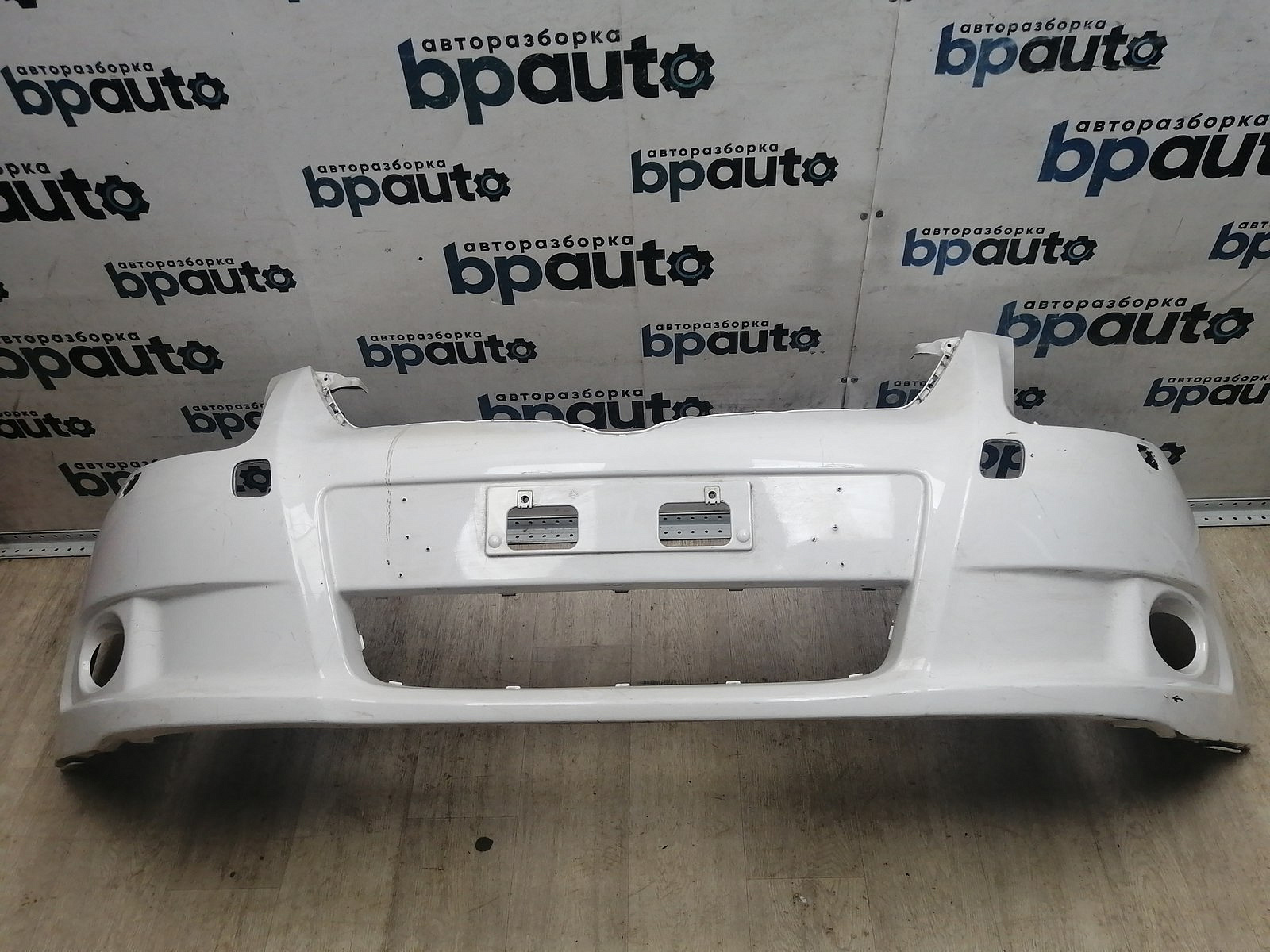 Пример детали Бампер передний; без паркт.; под омыват. (52119-05190); Toyota Avensis III Sedan (2009 - 2011), III Wagon (2009 - 2011) /BA000179/ БУ; Оригинал; Р2, Удовлетворительное; 