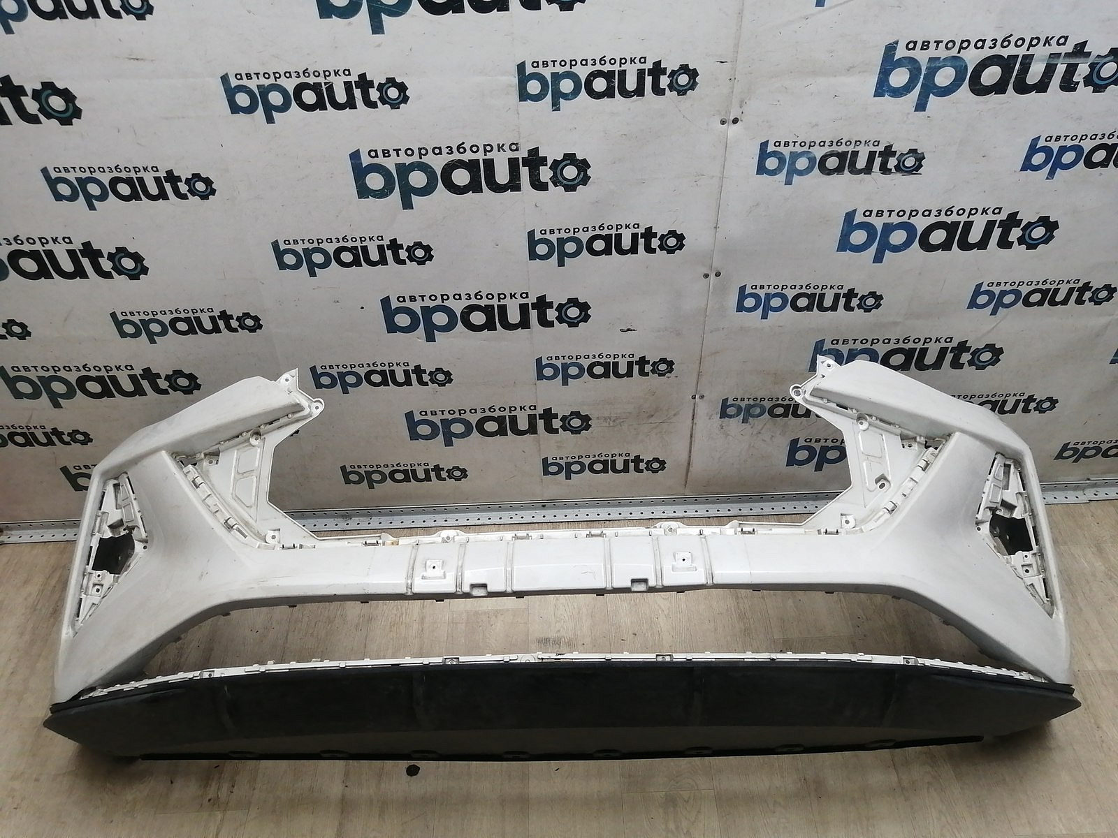 Пример детали Бампер передний; без паркт.; без омыват. (2803127XKQ11A); Haval F7 I рест. (2022-н.в.) /AA045918/ БУ; Оригинал; Р1, Мелкий дефект; 