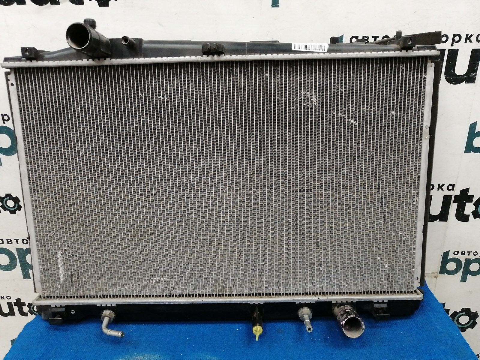 Фотография детали AA037837; Радиатор охлаждения (16400-38200) для Lexus LS IV (2006- 2009)/БУ; Оригинал; Р1, Мелкий дефект; . Фото номер 1