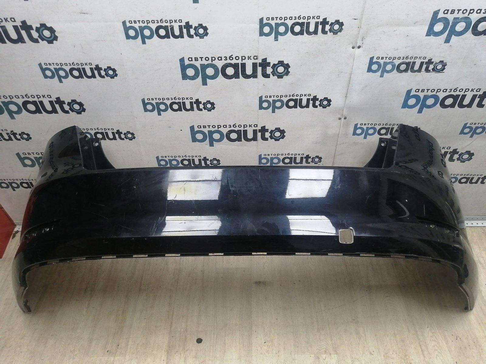 Фотография детали BA000233; Бампер задний; без паркт. (7S71-F17906-A) для Ford Mondeo Sedan IV (2006- 2010)/БУ; Оригинал; Р1, Мелкий дефект; . Фото номер 1