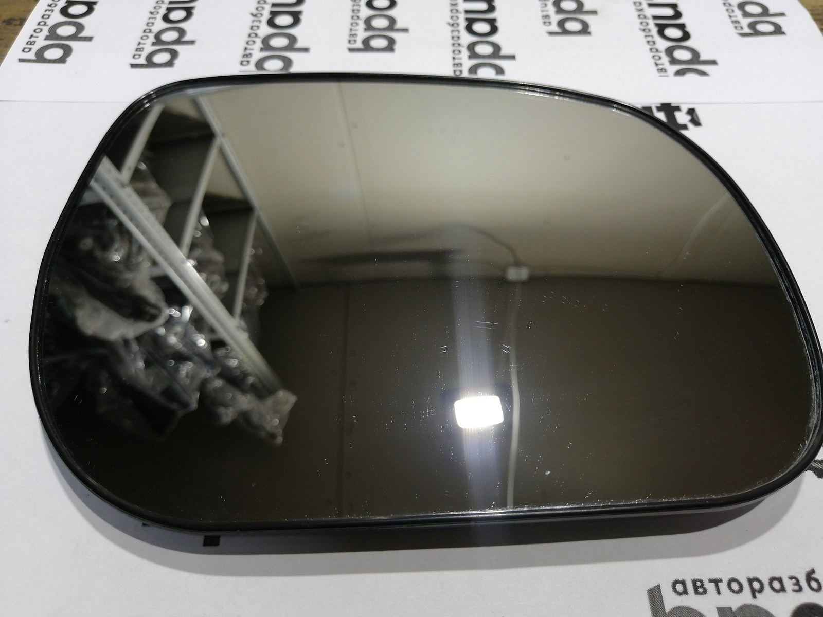 Пример детали Зеркальный элемент правый (87931-42A00); Toyota Rav4 35 (2010 — 2013), 30 рест. V 2.0 (2009 - 2010), 30  V 2.0 (2006 - 2009), 30  V 2.4 (2006 - 2009), 30 рест. V 2.4 (2009 - 2010) /AA045084/ БУ; Оригинал; Р1, Мелкий дефект; 