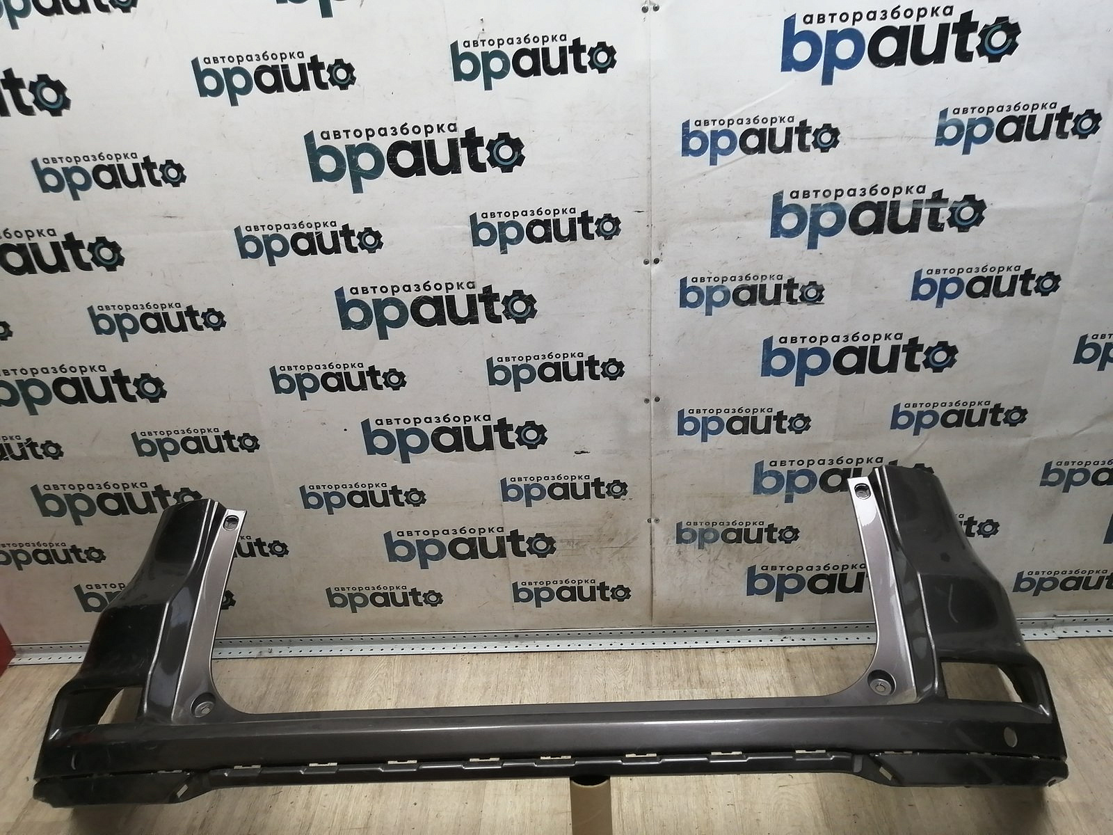 Фотография детали AA046223; Бампер задний; под паркт. (71501-T1V-ZX00) для Honda CR-V IV рест. (2015-2018)/БУ; Оригинал; Р1, Мелкий дефект; . Фото номер 1