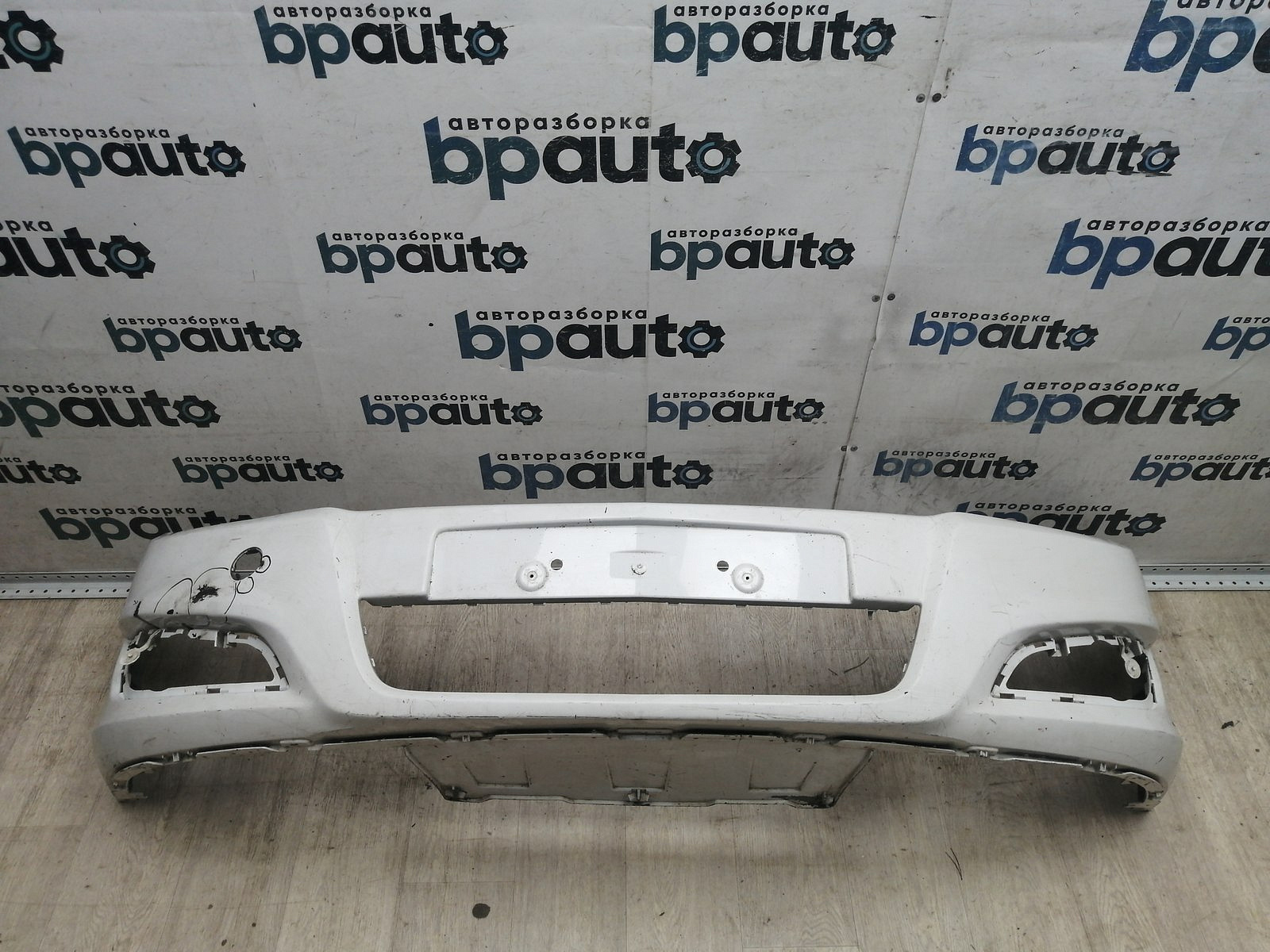 Пример детали Бампер передний; без паркт.; без омыват. (13225746); Opel Astra H рест. HB 5D (2008 — 2014), H рест. Sedan (2008 — 2015), H рест. Wagon (2008 — 2015) /AA045407/ БУ; Оригинал; Р1, Мелкий дефект; 