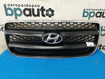 Фотография детали AA028830; Решетка радиатора (86561-2B010) для Hyundai Santa Fe II (2006-2009)/БУ; Оригинал; Р1, Мелкий дефект; . Фото номер 1