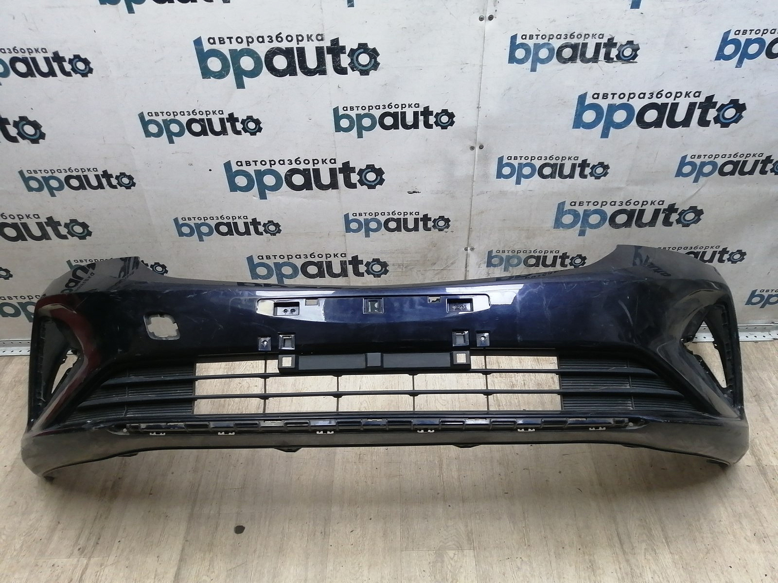 Фотография детали BA000276; Бампер передний; без паркт.; без омыват. (8889730585) для Geely Emgrand II (2021 — н.в.)/БУ; Оригинал; Р1, Мелкий дефект; . Фото номер 1