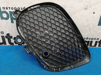 Пример детали Заглушка переднего бампера правая, AMG; под паркт. (A2928855422); Mercedes-Benz GLE coupe - (W292) (2015-н.в.) /AA036585/ БУ; Оригинал; Р1, Мелкий дефект; 