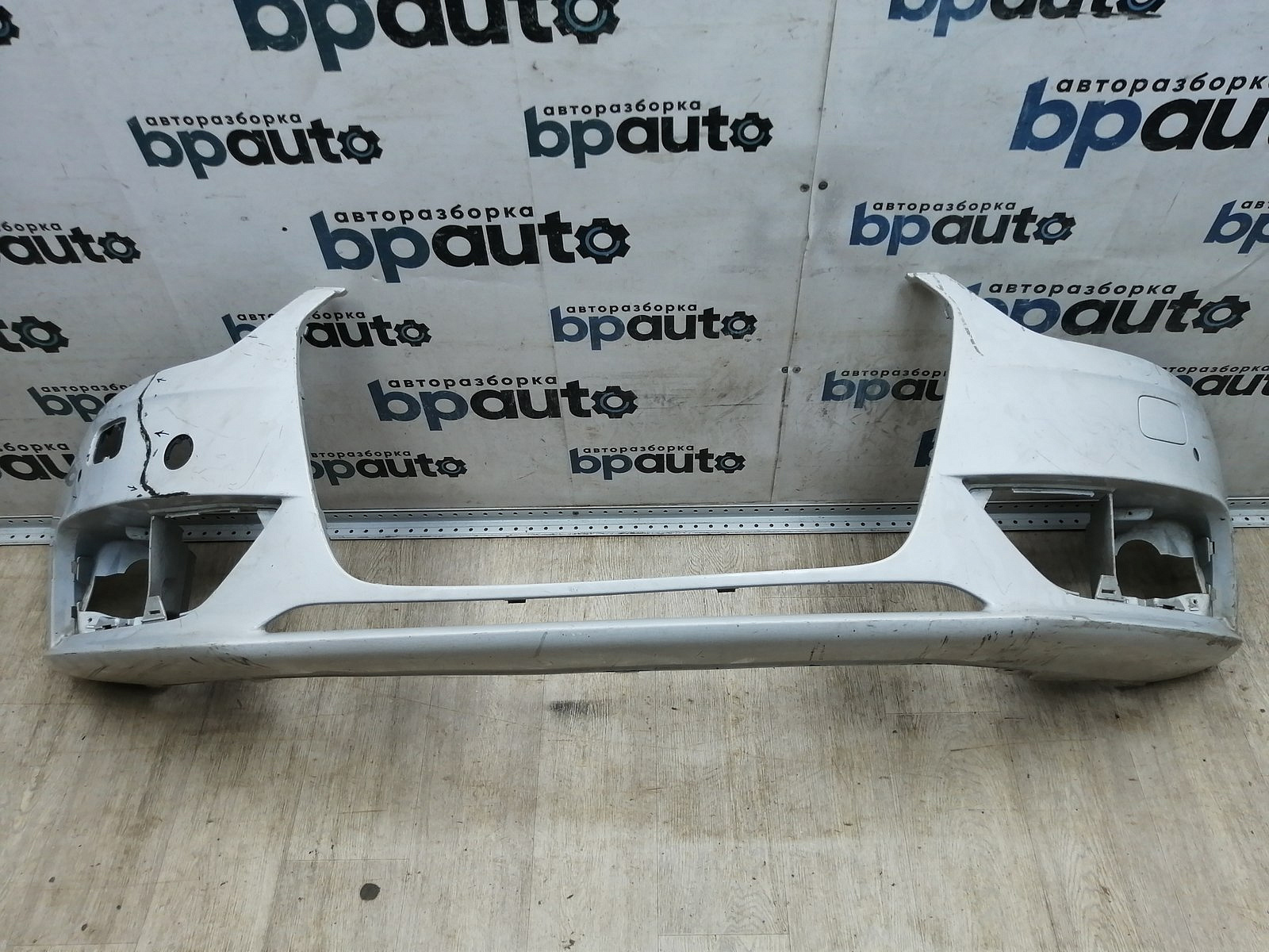 Пример детали Бампер передний; под паркт.; под омыват. (8K0 807 437 AC); Audi A4 IV (B8) рест. Sedan (2011-2015), IV (B8) рест. Wagon (2011-2015) /AA045592/ БУ; Оригинал; Р2, Удовлетворительное; 