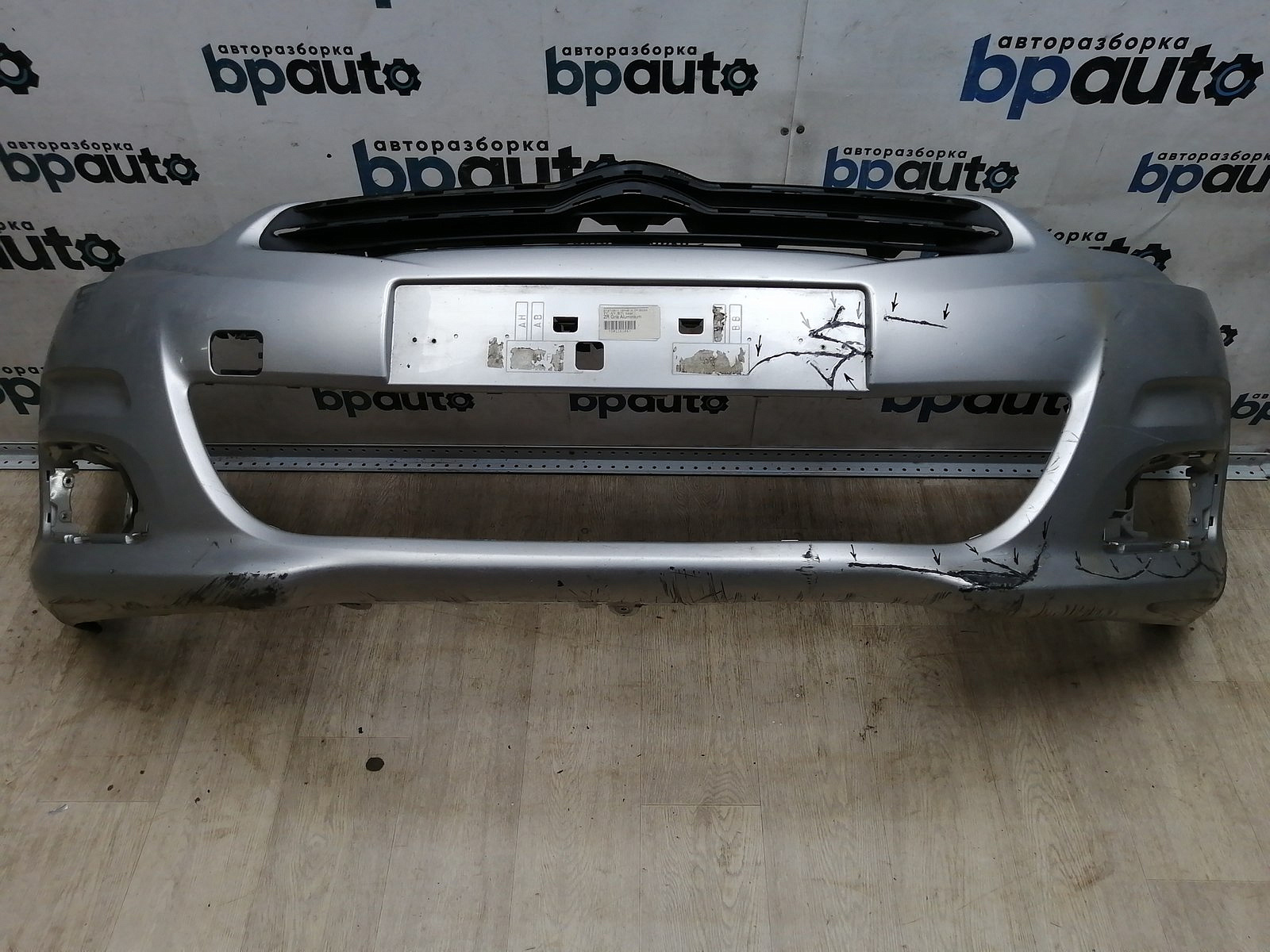 Пример детали Бампер передний; без паркт.; без омыват. (9676285080A); Citroen C4 II HB (2011-2016) /AA045228/ БУ; Оригинал; Р2, Удовлетворительное;