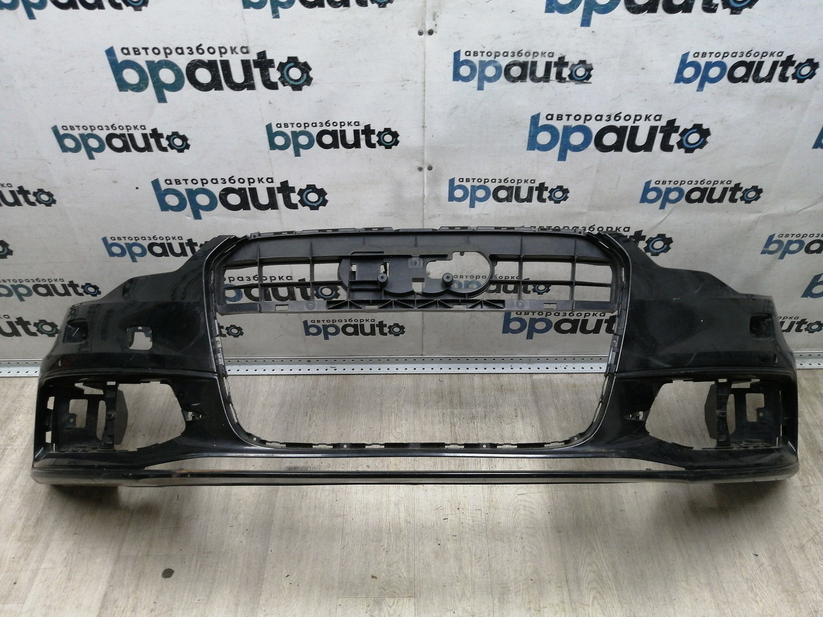 Пример детали Бампер передний, S-line; под паркт.; под омыват. (4G0 807 437 C); Audi A6 IV (C7) Sedan (2011-2014), IV (C7) Wagon (2011-2014) /AA045632/ БУ; Оригинал; Р1, Мелкий дефект; 