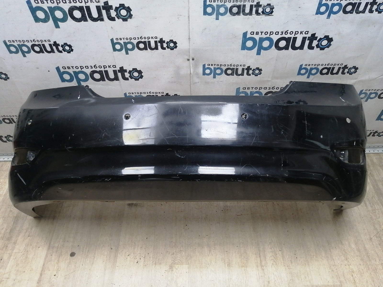 Пример детали Бампер задний; под паркт. (86611-4L000); Hyundai Accent IV (2010-2017), Solaris I Sedan (2010- 2014) /AA045608/ БУ; Оригинал; Р2, Удовлетворительное; 