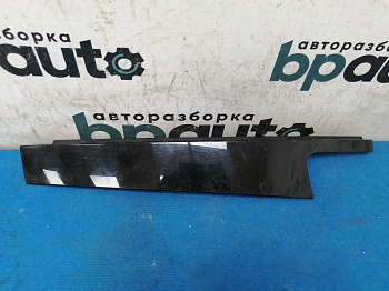 Фотография детали AA018967; Накладка на стойку двери задняя левая (51357263379) для BMW 3 серия F30 F80/БУ; Оригинал; Р1, Мелкий дефект; . Фото номер 1