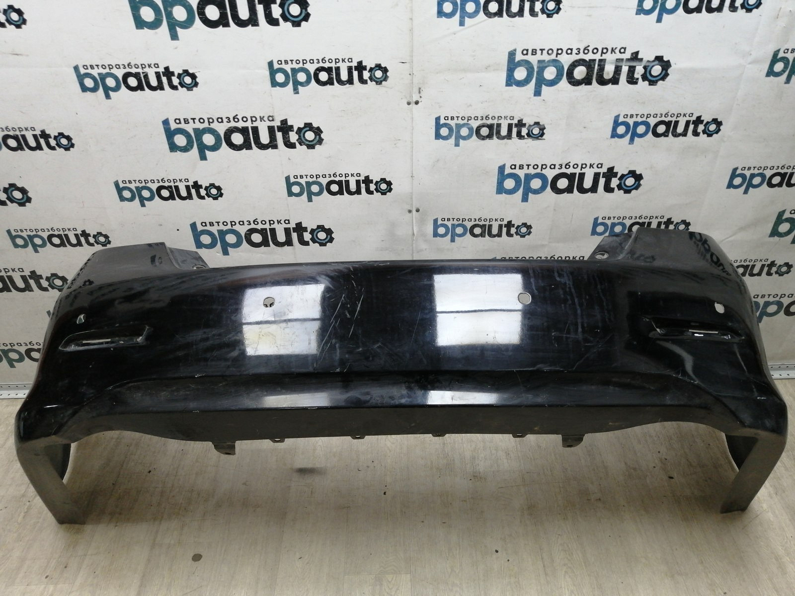 Пример детали Бампер задний; под паркт. (52159-33939); Toyota Camry 50 (2012 — 2014) /AA045403/ БУ; Оригинал; Р1, Мелкий дефект; 