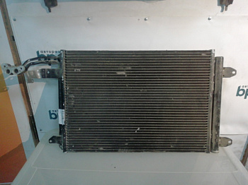 AA023435; Радиатор кондиционера (1K0 820 411 T)/БУ; Оригинал; Р2, Удовлетворительное; 