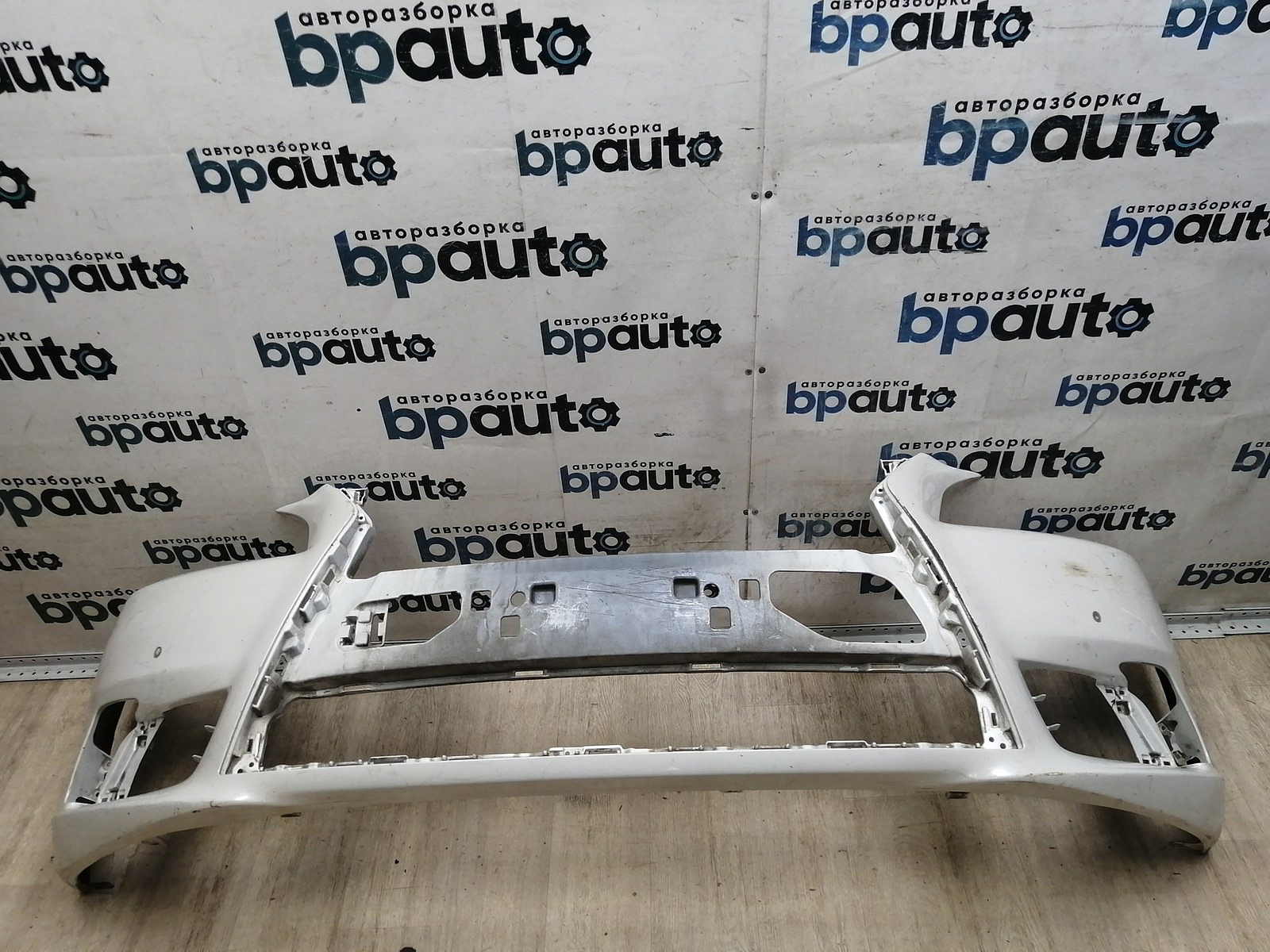 Пример детали Бампер передний; под паркт.; под омыват. (52119-50E80); Lexus LS IV рест. 2 (2012- 2017) /BA000272/ БУ; Оригинал; Р1, Мелкий дефект; ДхШхВ 1,91х0,61х0,58; 