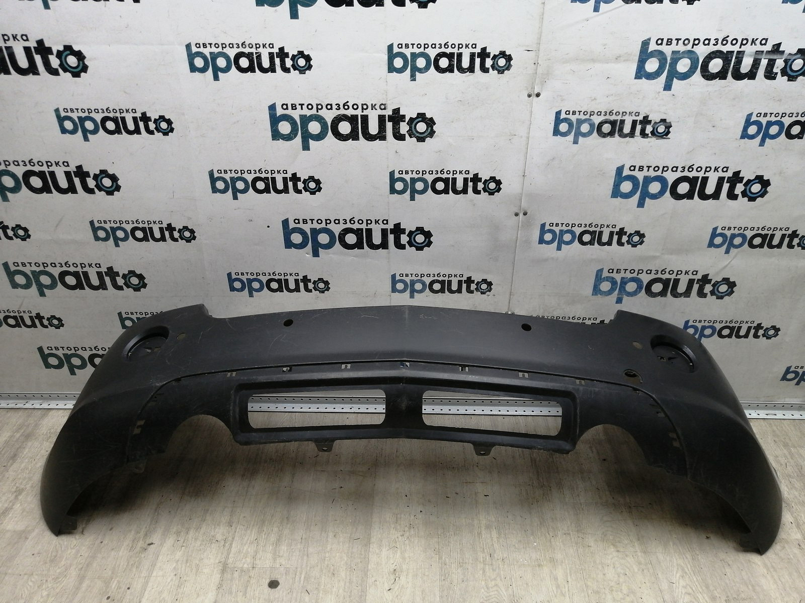 Пример детали Бампер задний; под паркт. (96660231); Opel Antara (2007 - 2011), рест. (2012 - 2015) /AA045068/ БУ; Оригинал; Р1, Мелкий дефект;