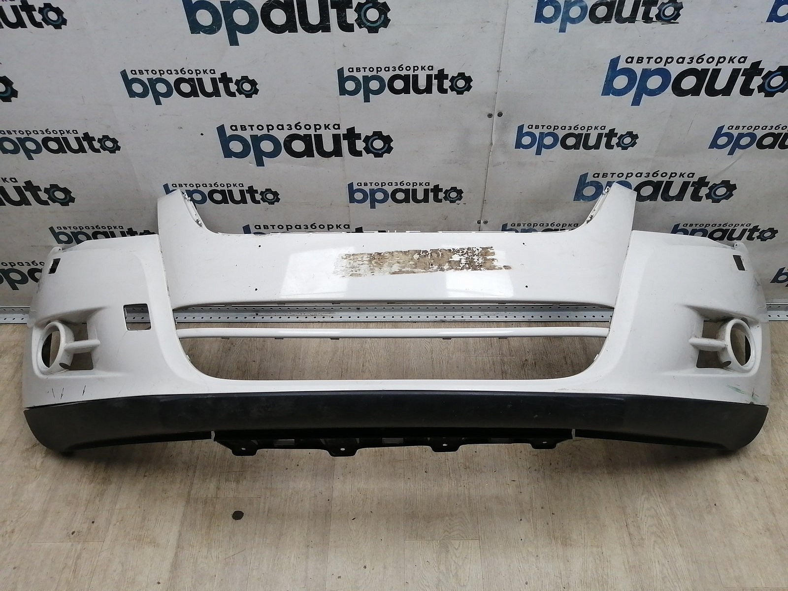 Пример детали Бампер передний, Sport-Style; без паркт.; под омыват. (5N0807221); Volkswagen Tiguan I (2007- 2011) /AA045457/ БУ; Оригинал; Р1, Мелкий дефект; 