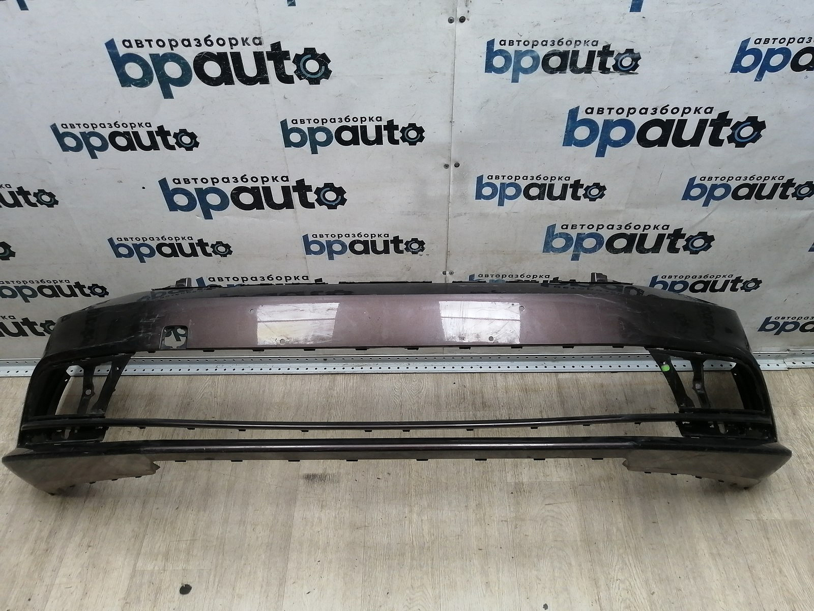 Пример детали Бампер передний; без паркт.; под омыват. (5СU807221A); Volkswagen Jetta VI рест. (2015-2018) /AA045688/ БУ; Оригинал; Р1, Мелкий дефект; 