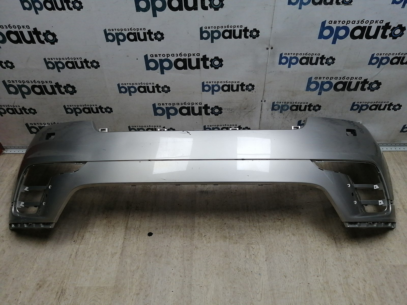 Пример детали Бампер передний; под паркт.; под омыват. (J8A2-17F003-GAW); Land Rover Range Rover Velar L560 (2017 - 2023) /AA045878/ БУ; Оригинал; Р1, Мелкий дефект; 