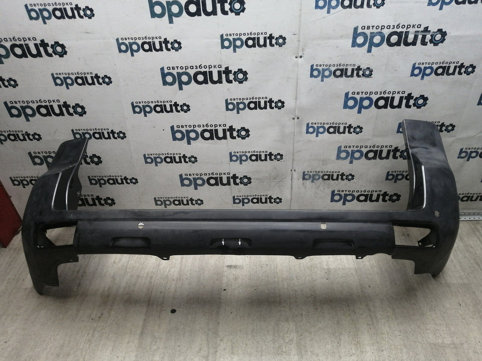 Пример детали Бампер задний; под паркт. (52159-60500); Toyota Land Cruiser Prado 150 (2010 — 2013), 150 рест. (2013 — 2017) /AA045791/ БУ; Оригинал; Р1, Мелкий дефект; 