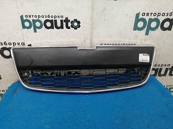 Пример детали Решетка переднего бампера (95019926); Chevrolet Aveo II (2011- 2015) /AA034693/ БУ; Оригинал; Р2, Удовлетворительное; 