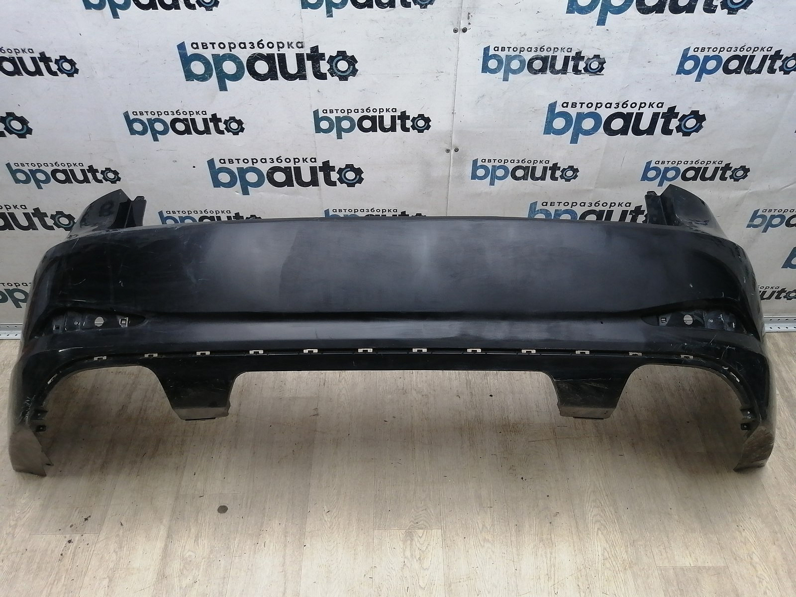 Фотография детали AA045263; Бампер задний; без паркт. (86611-3Z300) для Hyundai I 40 Sedan (2011-2015)/БУ; Оригинал; Р2, Удовлетворительное; . Фото номер 1