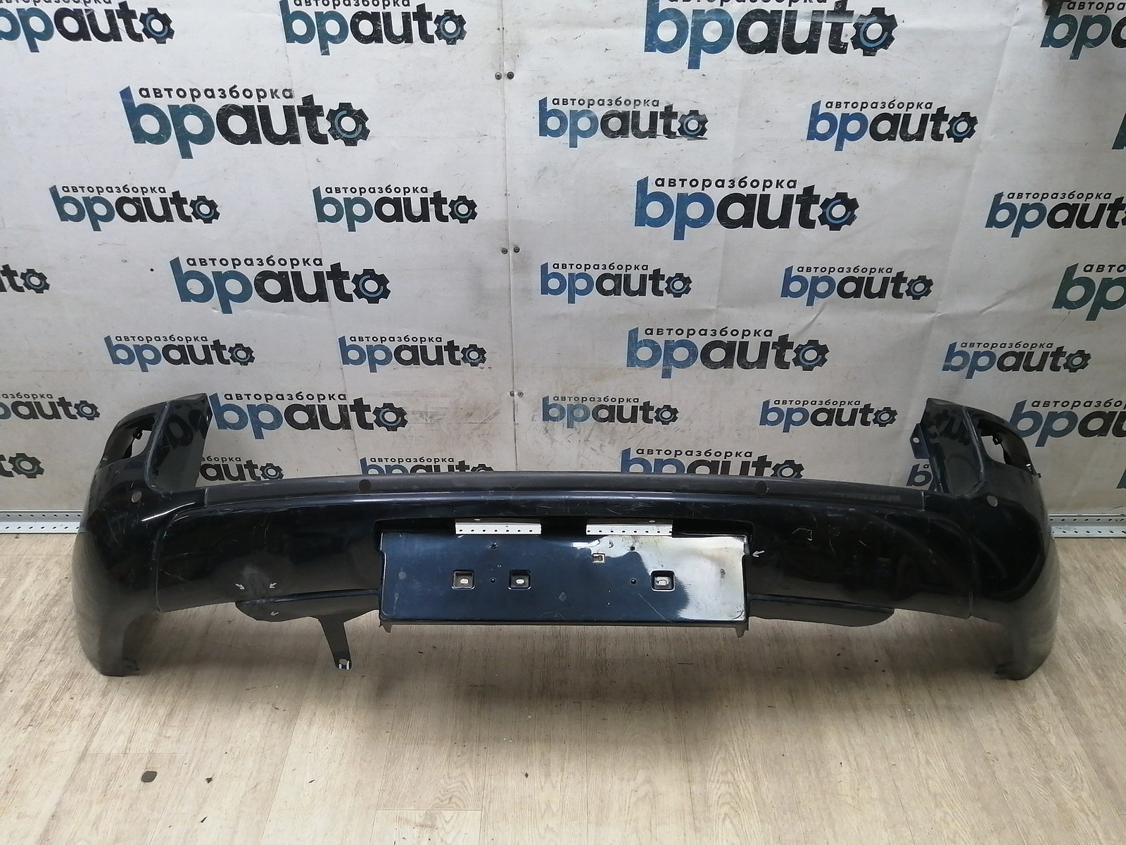 Пример детали Бампер задний; под паркт. (52159-42170); Toyota Rav4 35 (2010 — 2013), 30 рест. V 2.0 (2009 - 2010) /AA044773/ БУ; Оригинал; Р1, Мелкий дефект; 