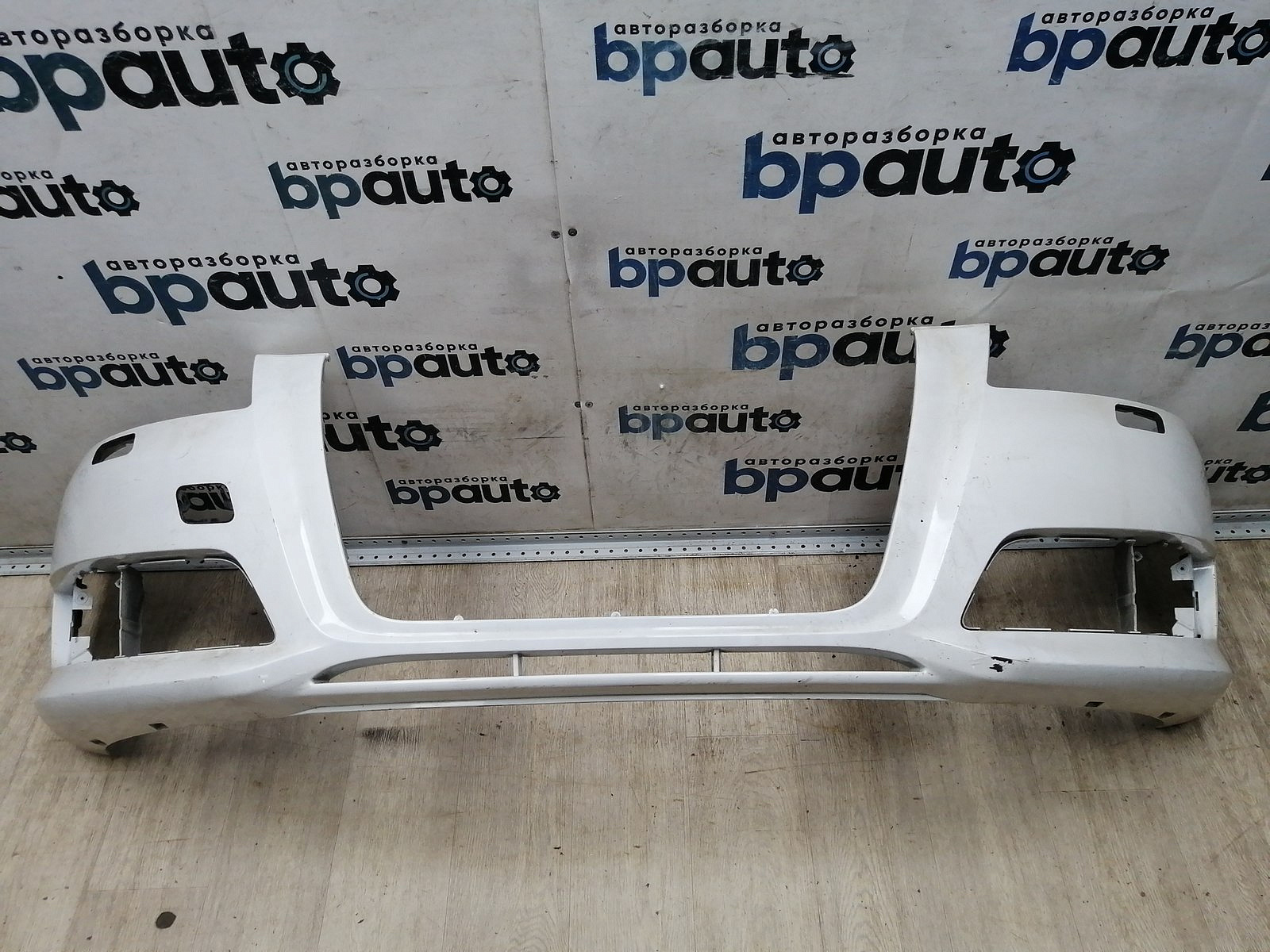 Пример детали Бампер передний; без паркт.; под омыват. (8P0 807 437 H); Audi A3 II (8P) рест. 2 Sportback 5D (2008-2013), II (8P) рест. 2 HB (3D) (2008-2013) /BA000156/ БУ; Оригинал; Р1, Мелкий дефект; 