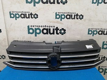 Пример детали Решетка радиатора (6RU853653B); Volkswagen Polo V рест. Sedan (2015-2020) /AA028240/ БУ; Оригинал; Р2, Удовлетворительное; 