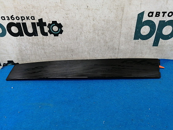 Фотография детали AA028070; Накладка на стойку двери передняя правая (8663887) для Volvo XC90/Нов с деф; Оригинал; Р1, Мелкий дефект; . Фото номер 1