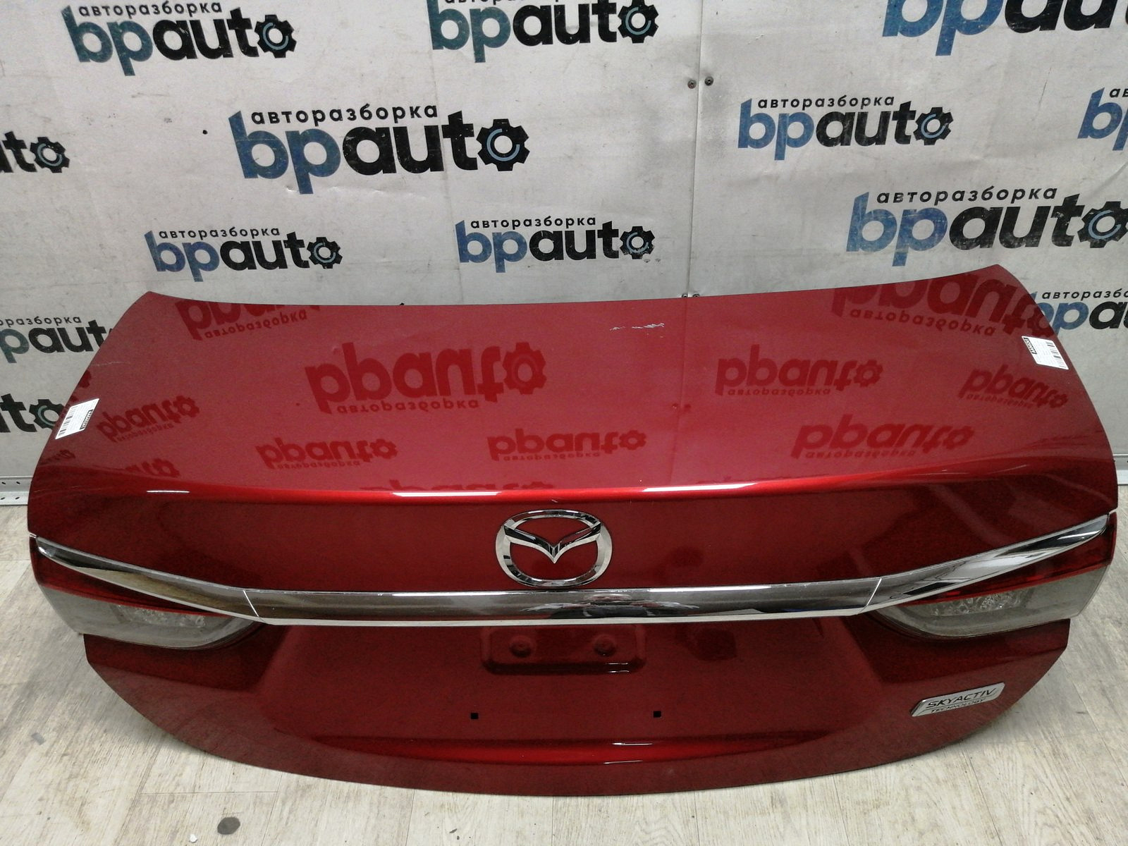 Пример детали Крышка багажника (GJY05261X); Mazda 6 III (GJ) (2012-2015), III (GJ) рест. (2015-2018) /AA045241/ БУ; Оригинал; Р1, Мелкий дефект; 