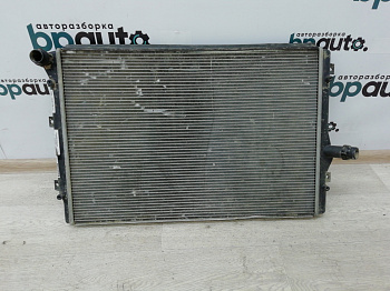 Фотография детали AA001316; Радиатор охлаждения (1K0 121 251 BK) для Audi/БУ; Оригинал; Р1, Мелкий дефект; . Фото номер 1